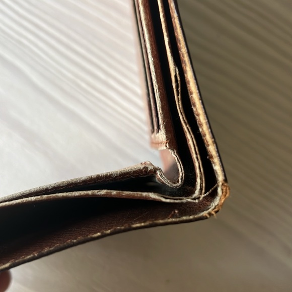 Authentic Louis Vuitton Billfold Wallet - Picture 12 of 17
